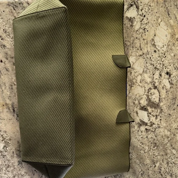 Rothy’s Lightweight Mega Tote - Olive Green - Picture 7 of 7